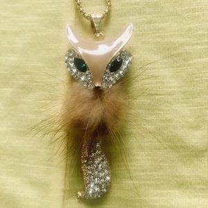 NWOT Fox 🦊 necklace with green crystal eyes